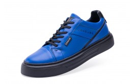 Мъжки спортни обувки в син цвят снимка