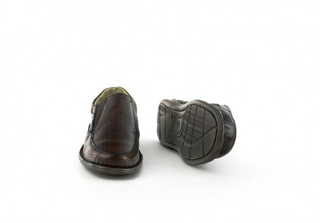 Brown men's shoes with ribbing 360° Image