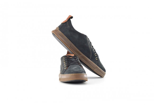 Men's sports shoes made from black nubuck 360° Image